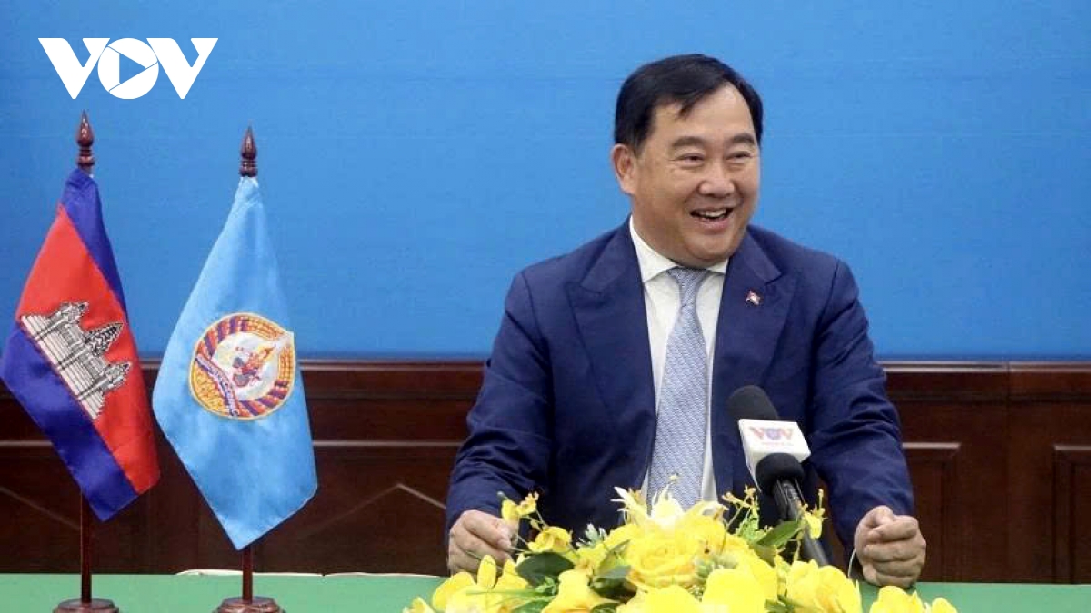 Cambodian official hails Vietnam as model of independence and growth
